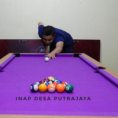 Inap Desa Putrajaya Guesthouse With Private Pool Kajang Bagian luar foto